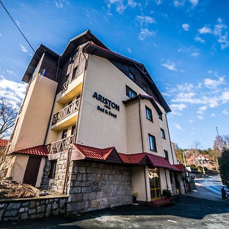 Hotel Ariston คาร์ปัตซ์ ภายนอก รูปภาพ