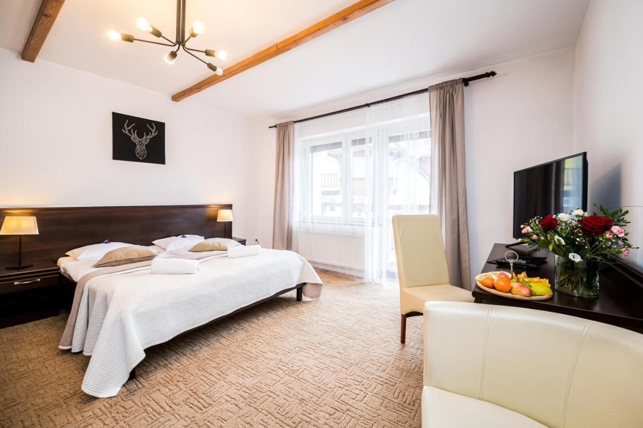 Hotel Ariston คาร์ปัตซ์ ภายนอก รูปภาพ