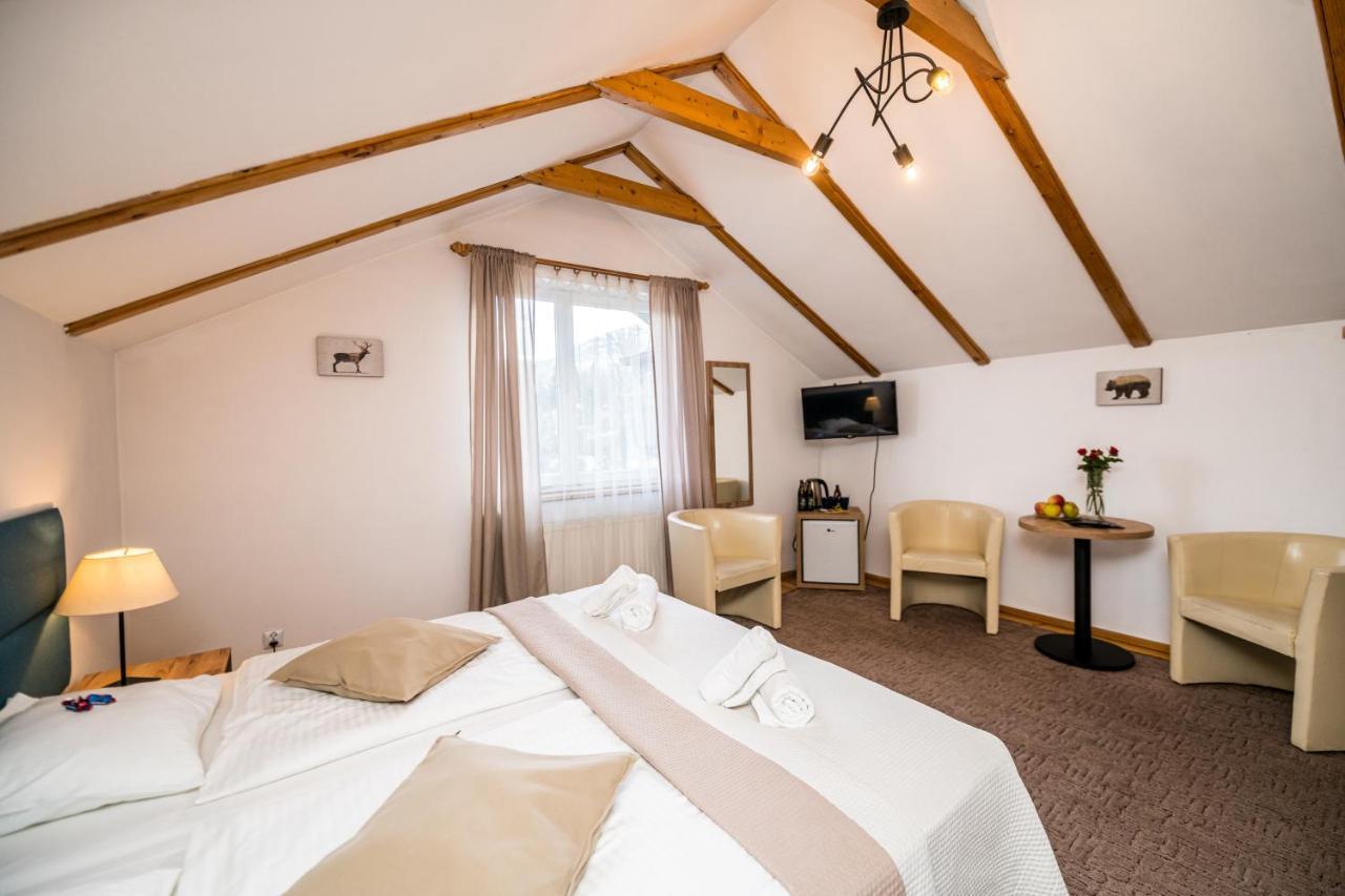 Hotel Ariston คาร์ปัตซ์ ภายนอก รูปภาพ