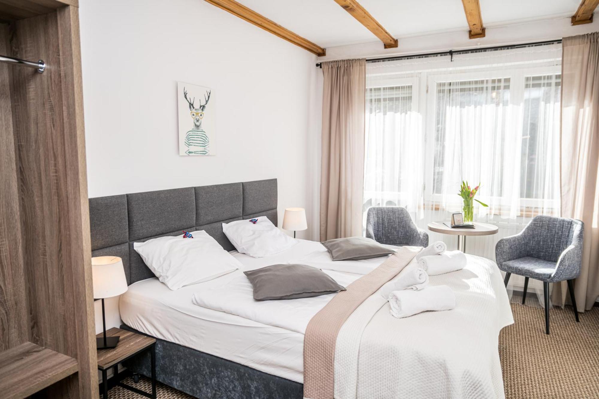 Hotel Ariston คาร์ปัตซ์ ภายนอก รูปภาพ