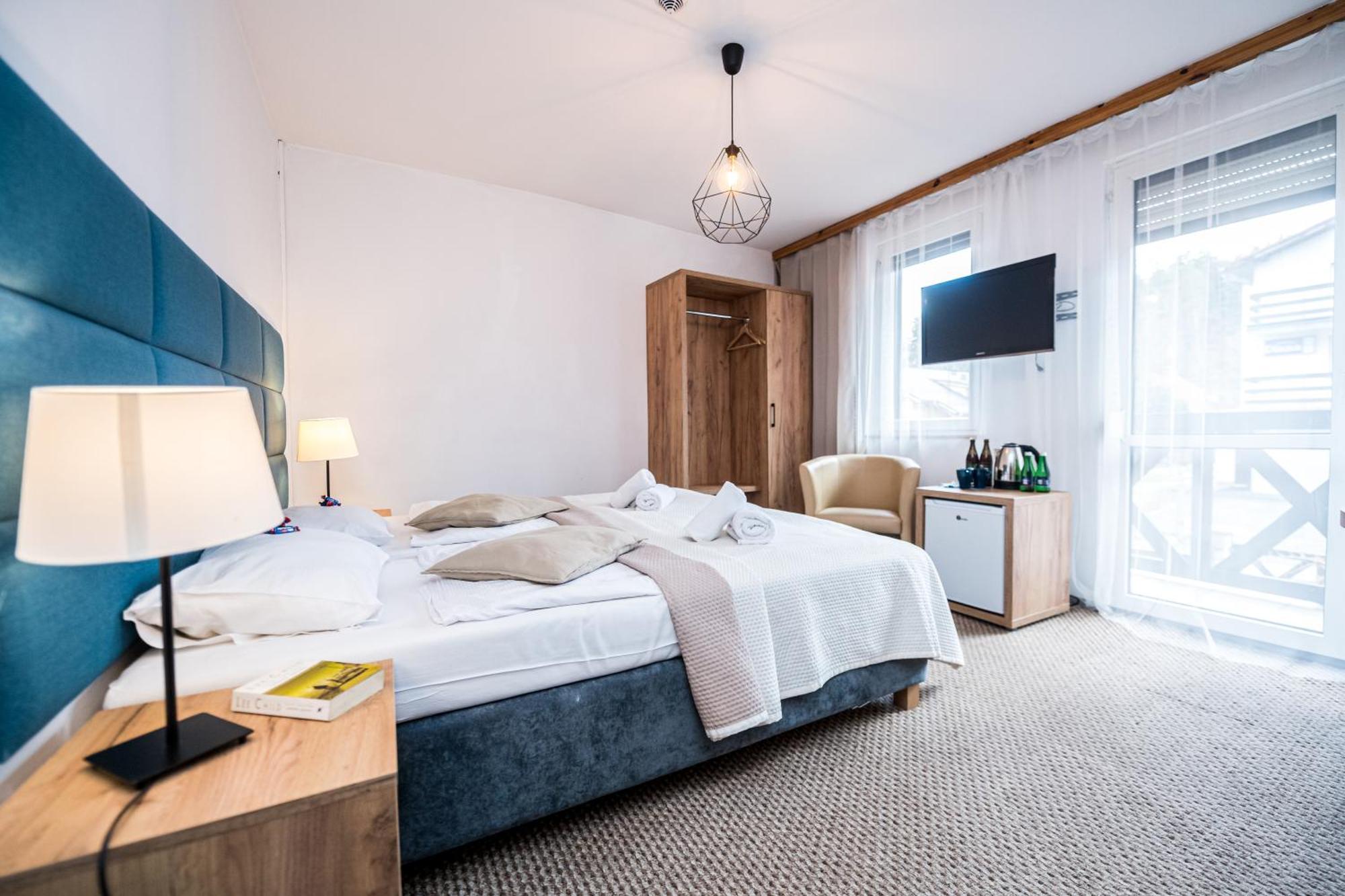 Hotel Ariston คาร์ปัตซ์ ภายนอก รูปภาพ