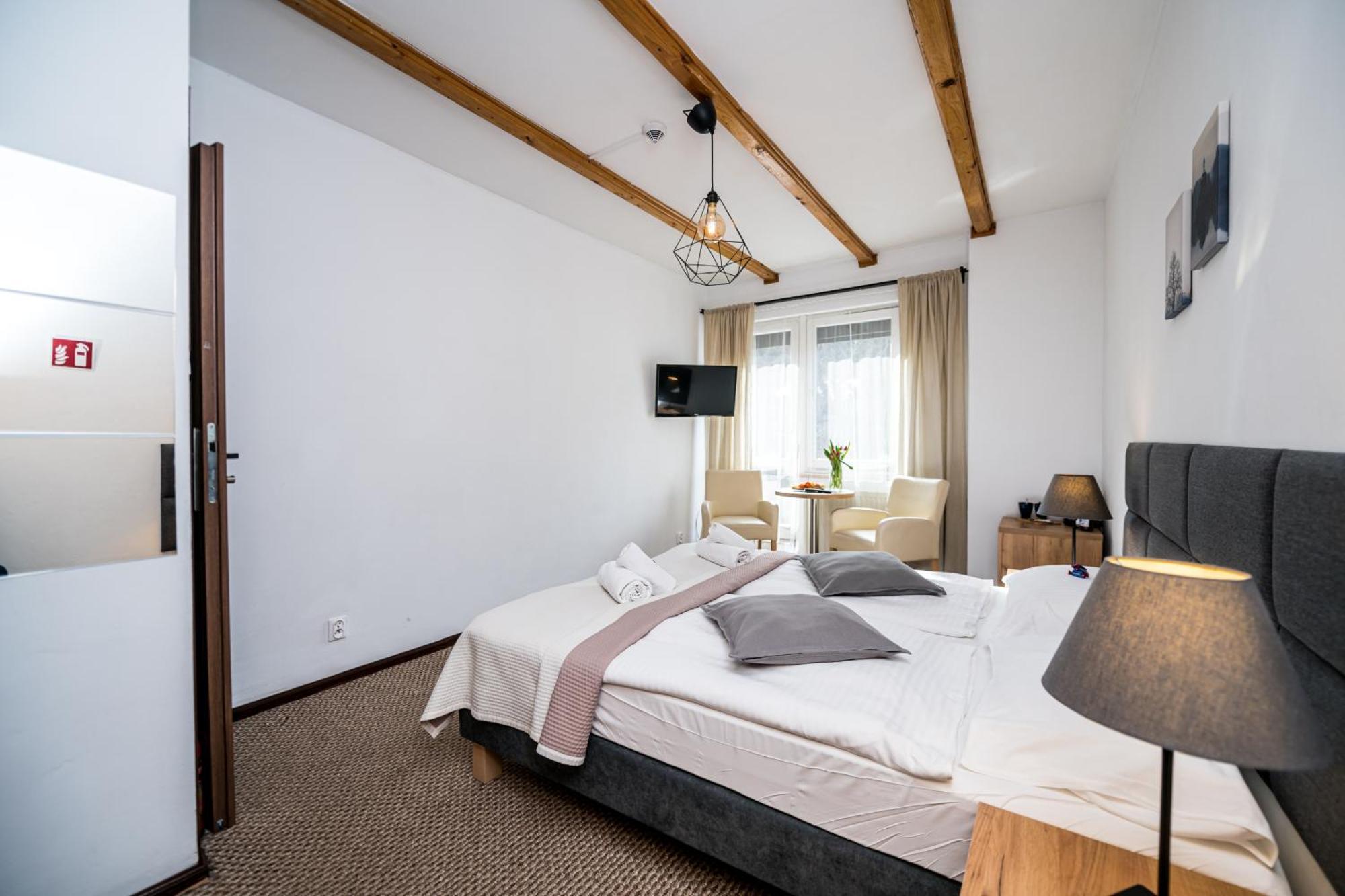 Hotel Ariston คาร์ปัตซ์ ภายนอก รูปภาพ
