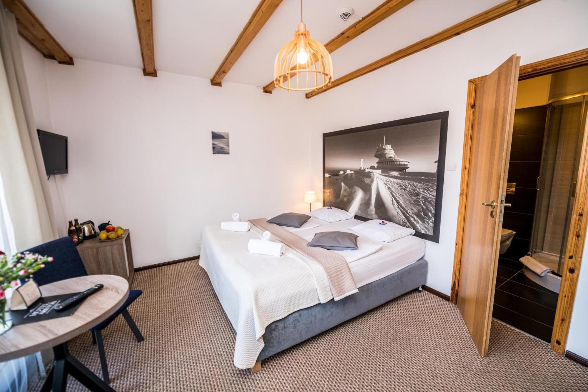 Hotel Ariston คาร์ปัตซ์ ภายนอก รูปภาพ