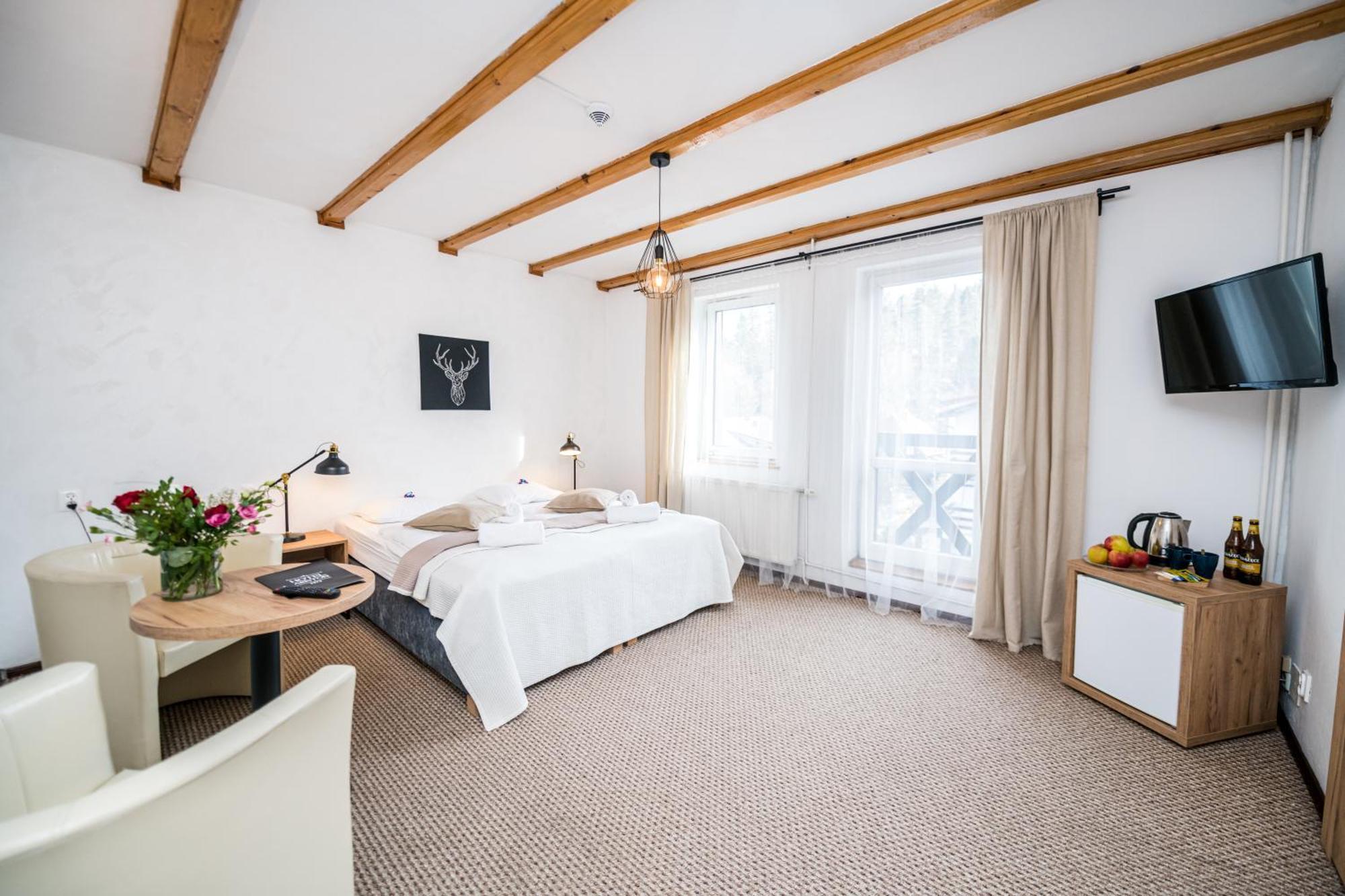 Hotel Ariston คาร์ปัตซ์ ภายนอก รูปภาพ