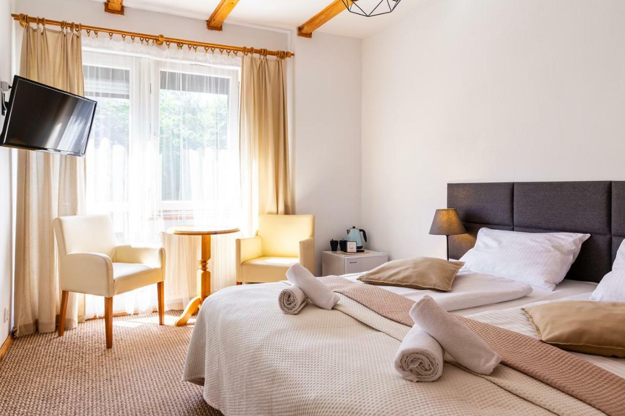 Hotel Ariston คาร์ปัตซ์ ภายนอก รูปภาพ
